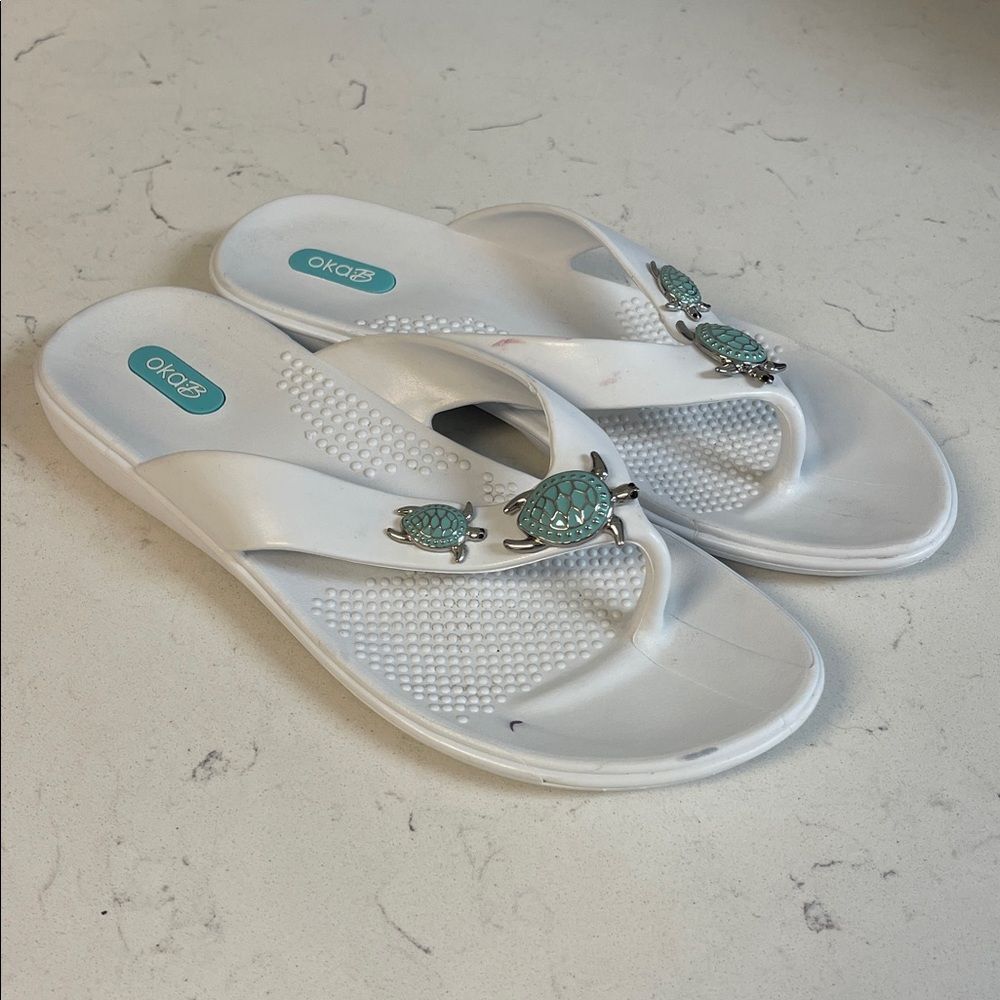 OKA B. White Theresa Sea Turtle Flip Flops Size M/L 8.5-9.5 - Picture 16 of 17